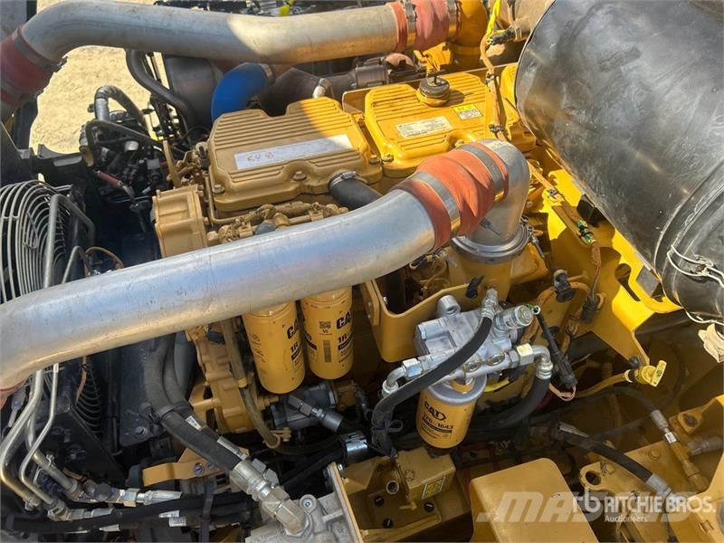 CAT 745 Articulated Dump Truck Caminhão basculante articulado ADT