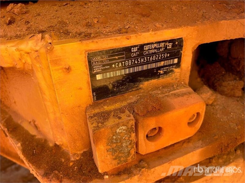 CAT 745 Articulated Dump Truck ساحبات مفصلية