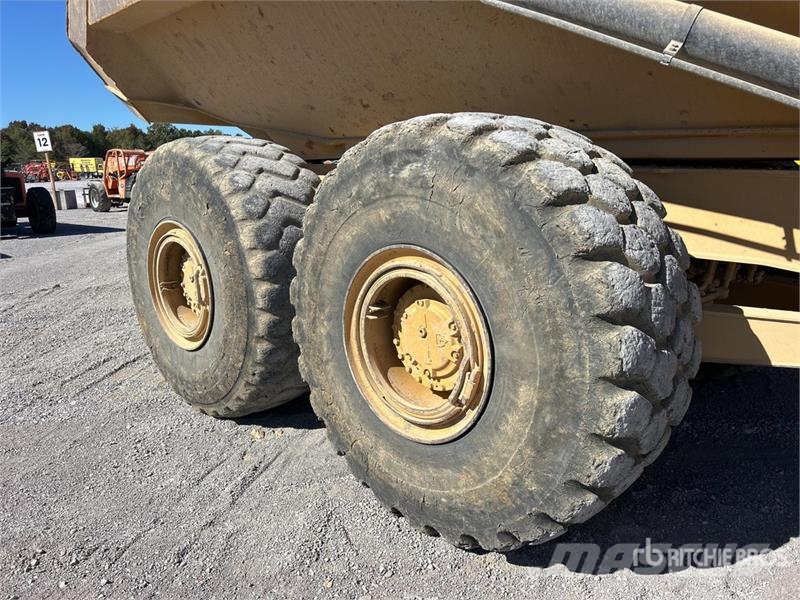 CAT 745 Articulated Dump Truck Csuklósdömperek