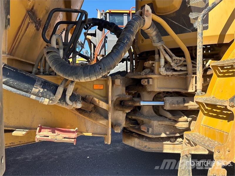 CAT 745 Articulated Dump Truck Dumpers articolati