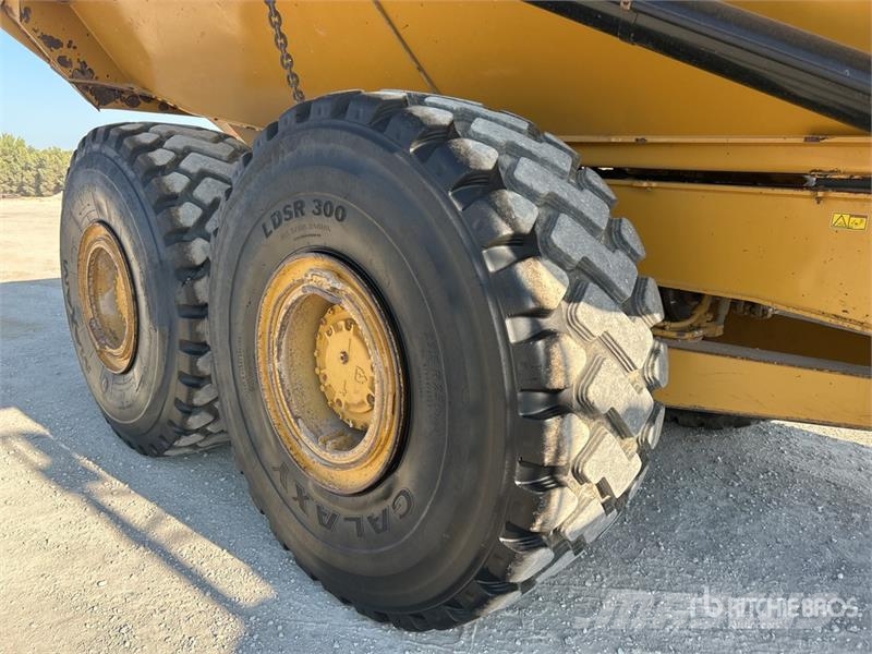 CAT 745 Articulated Dump Truck Kĺbové nákladné autá