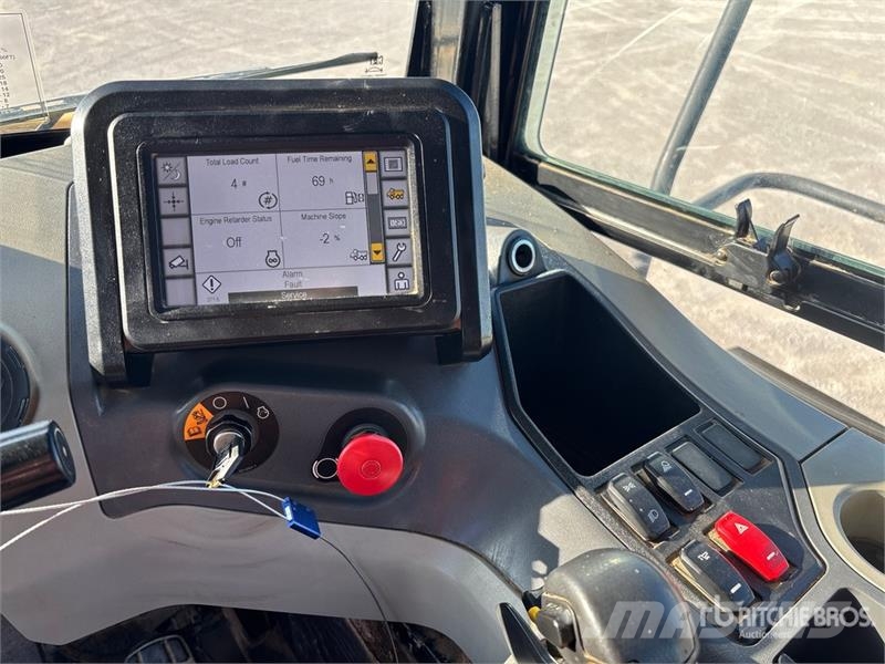 CAT 745 Articulated Dump Truck Dumpers articolati