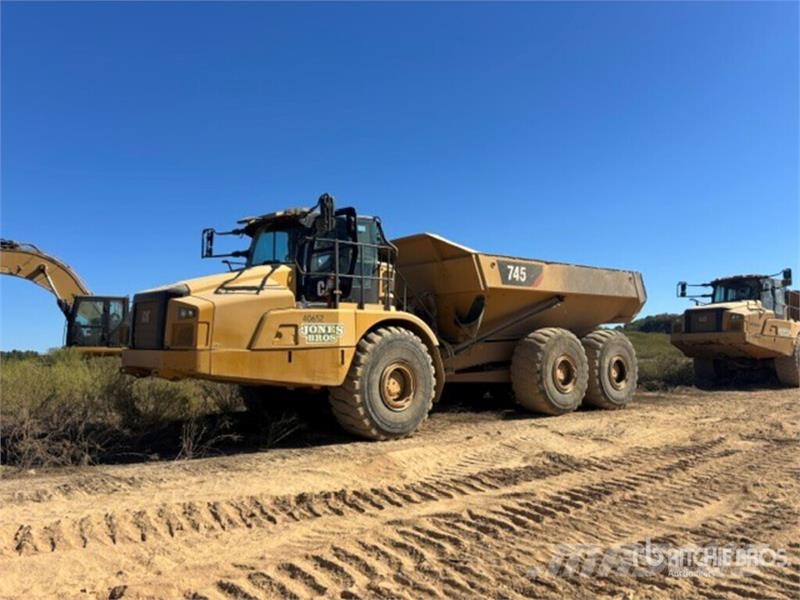 CAT 745 Articulated Dump Truck Csuklósdömperek