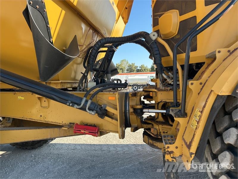 CAT 745 Articulated Dump Truck Kĺbové nákladné autá