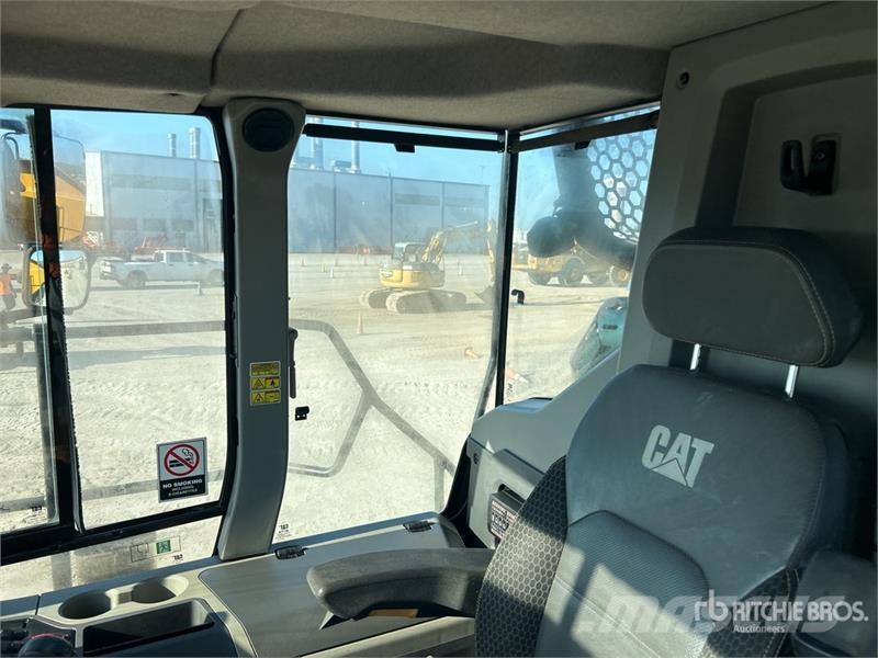 CAT 745 Articulated Dump Truck Kĺbové nákladné autá