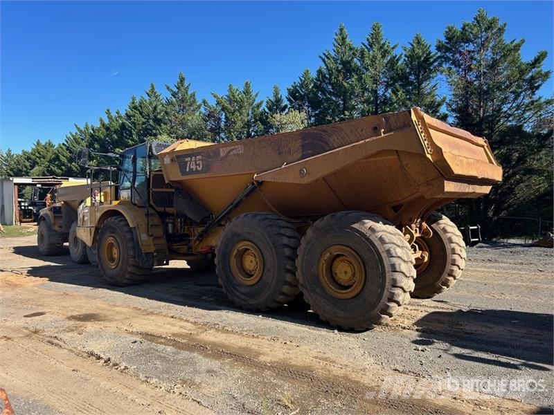 CAT 745 Articulated Dump Truck ساحبات مفصلية