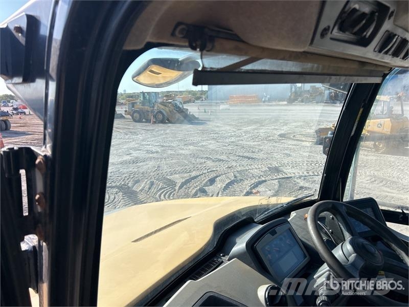 CAT 745 Articulated Dump Truck Kĺbové nákladné autá