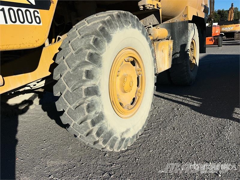 CAT 769C 4x4 Off-Highway Rigid Water Truck Autocisterne