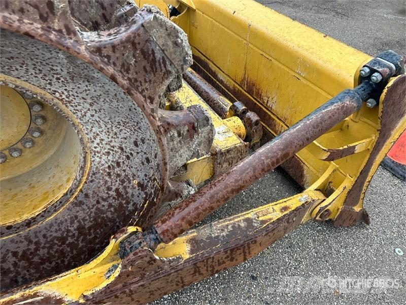 CAT 815K Soil Compactor Уплотнители грунта