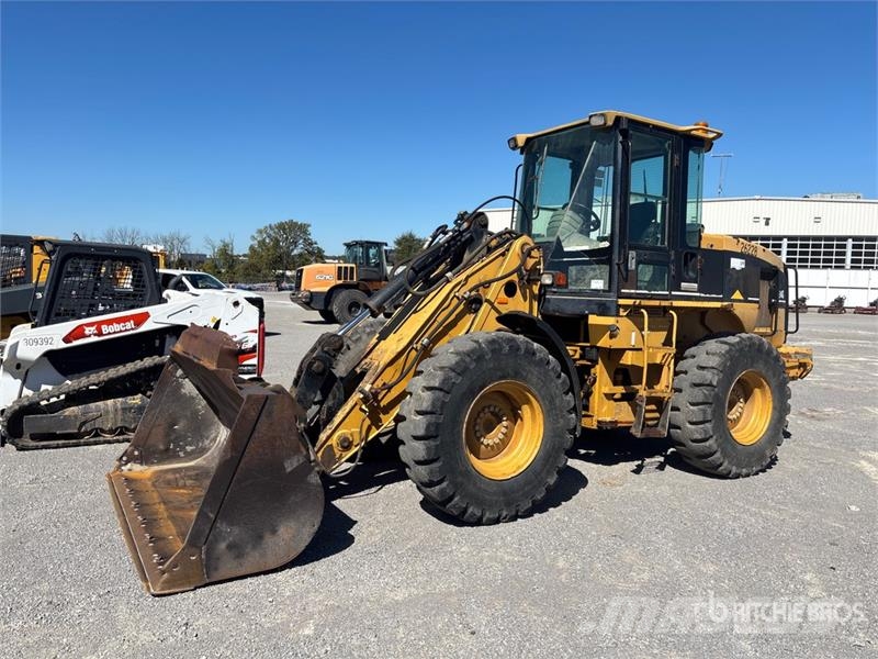 CAT 924G Naudoti ratiniai krautuvai
