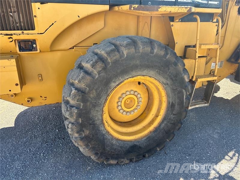 CAT 924G Naudoti ratiniai krautuvai