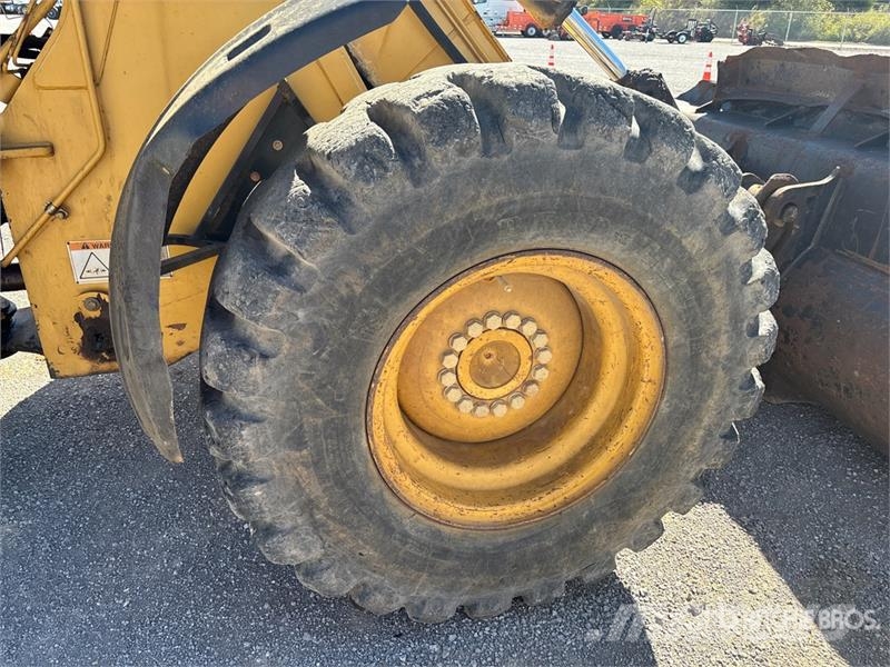 CAT 924G Naudoti ratiniai krautuvai