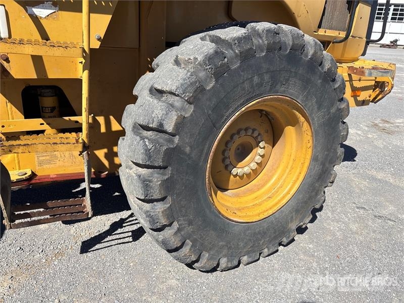 CAT 924G Naudoti ratiniai krautuvai