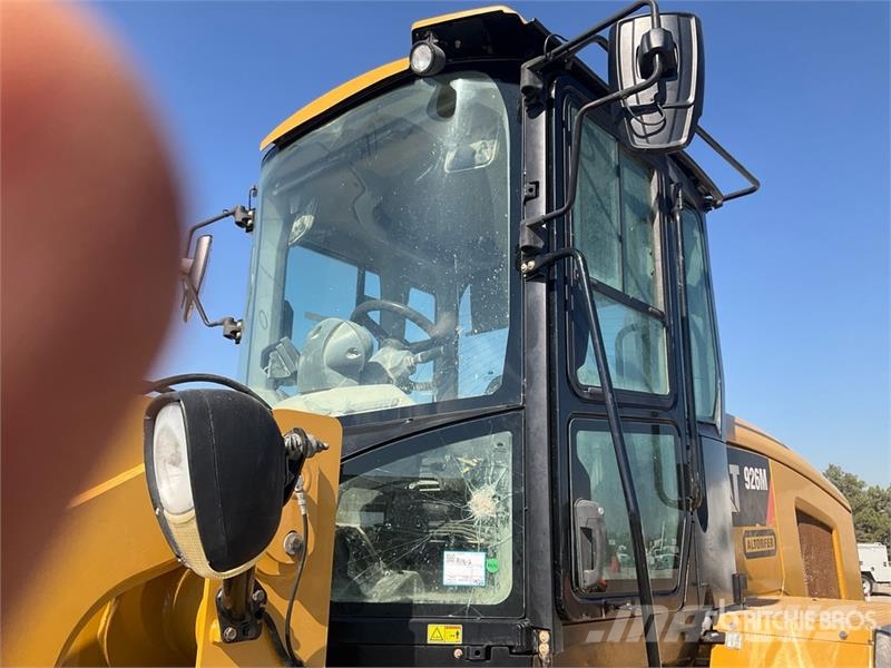 CAT 926M High Lift Wheel Loader Kolové nakladače