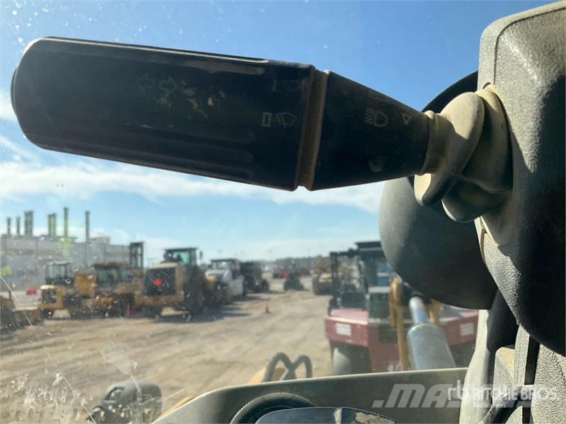 CAT 926M High Lift Wheel Loader Kolové nakladače