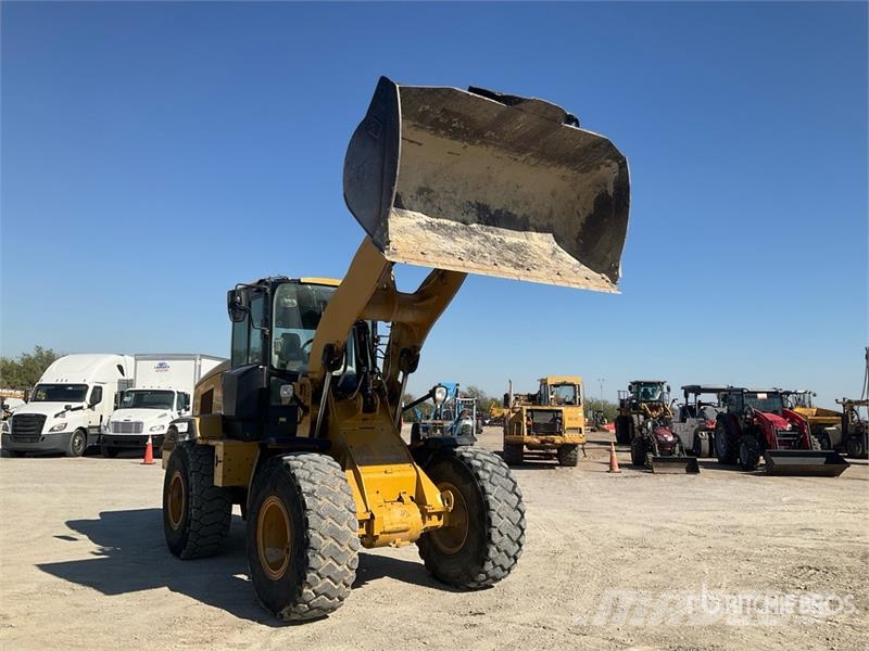 CAT 926M High Lift Wheel Loader Kolové nakladače