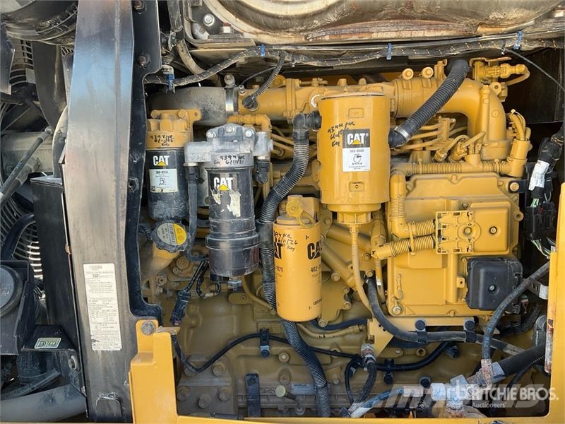 CAT 926M High Lift Wheel Loader Kolové nakladače