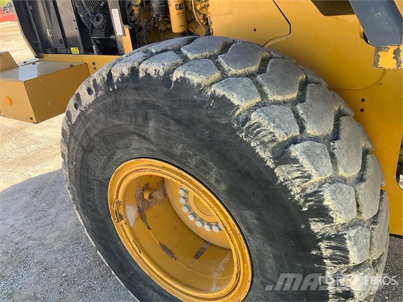 CAT 926M High Lift Wheel Loader Kolové nakladače