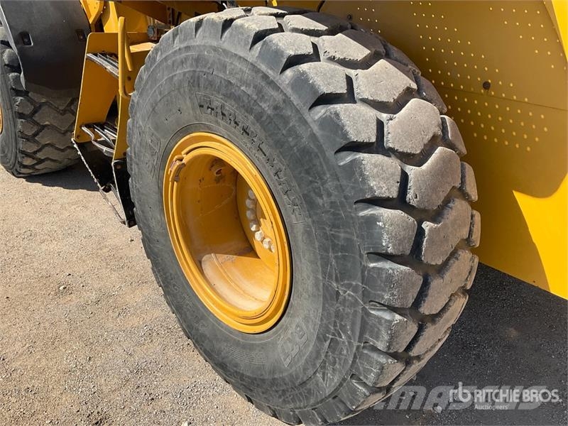 CAT 926M High Lift Wheel Loader Kolové nakladače
