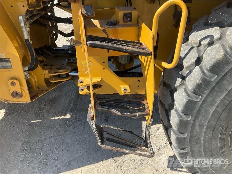 CAT 926M High Lift Wheel Loader Kolové nakladače