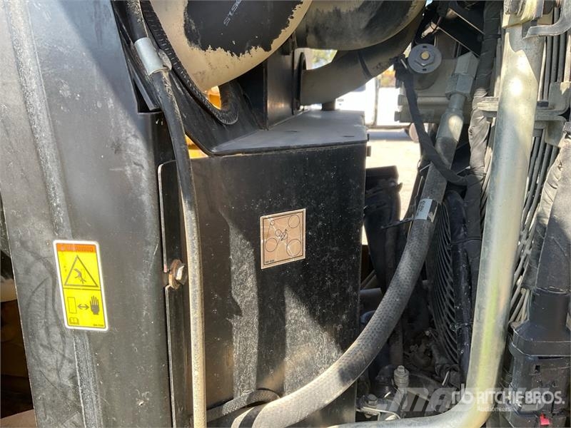CAT 926M High Lift Wheel Loader Kolové nakladače