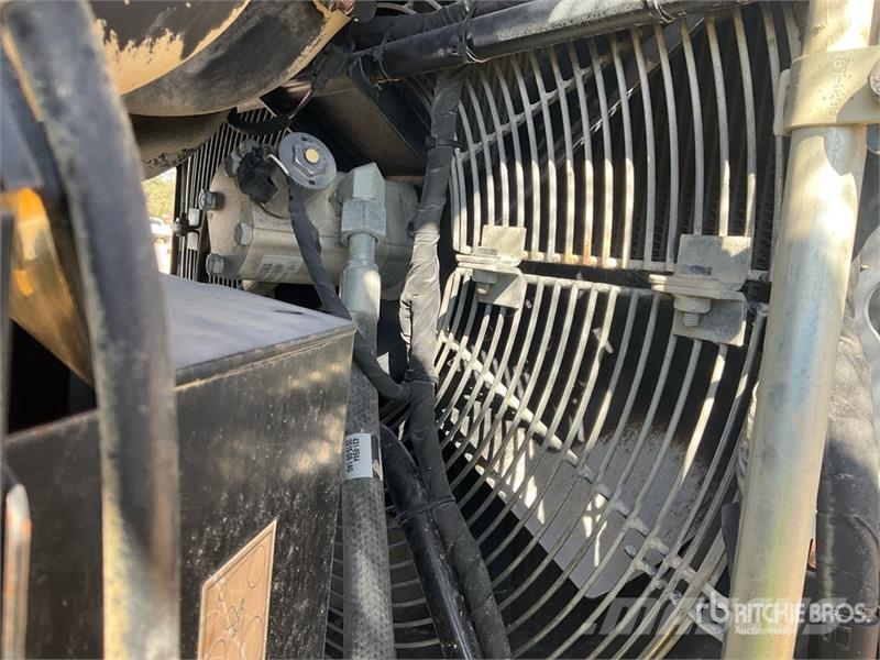 CAT 926M High Lift Wheel Loader Kolové nakladače