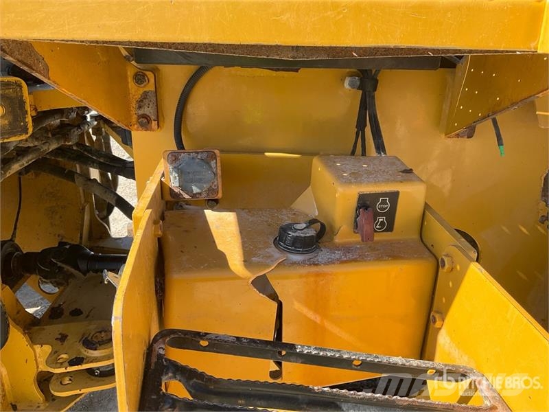 CAT 926M High Lift Wheel Loader Kolové nakladače