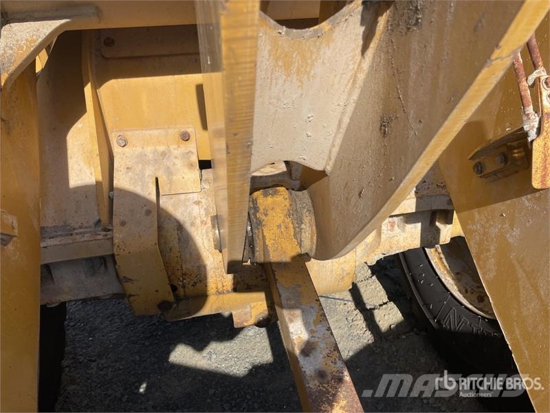 CAT 926M Wheel Loader Iekrāvēji uz riteņiem
