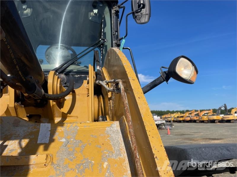 CAT 926M Wheel Loader Iekrāvēji uz riteņiem
