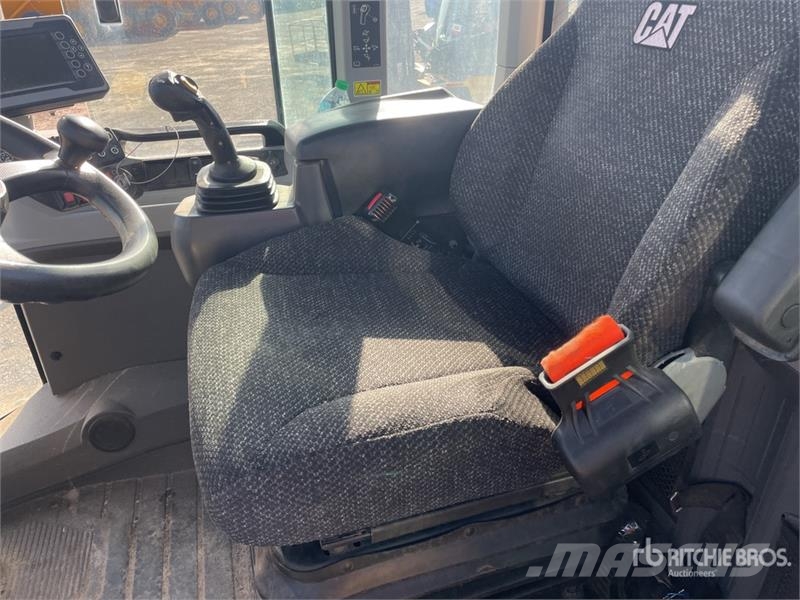 CAT 926M Wheel Loader Iekrāvēji uz riteņiem