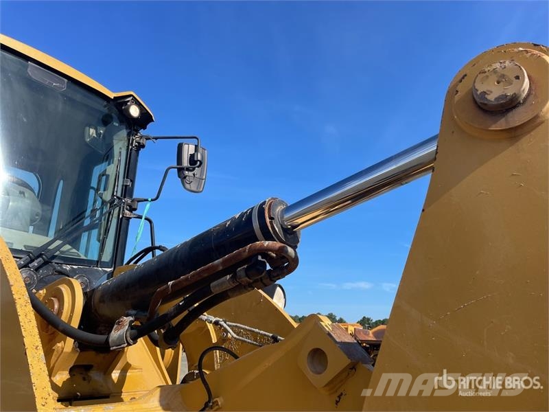 CAT 926M Wheel Loader Iekrāvēji uz riteņiem