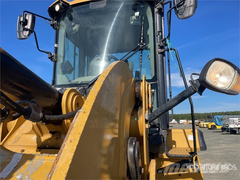CAT 926M Wheel Loader Iekrāvēji uz riteņiem