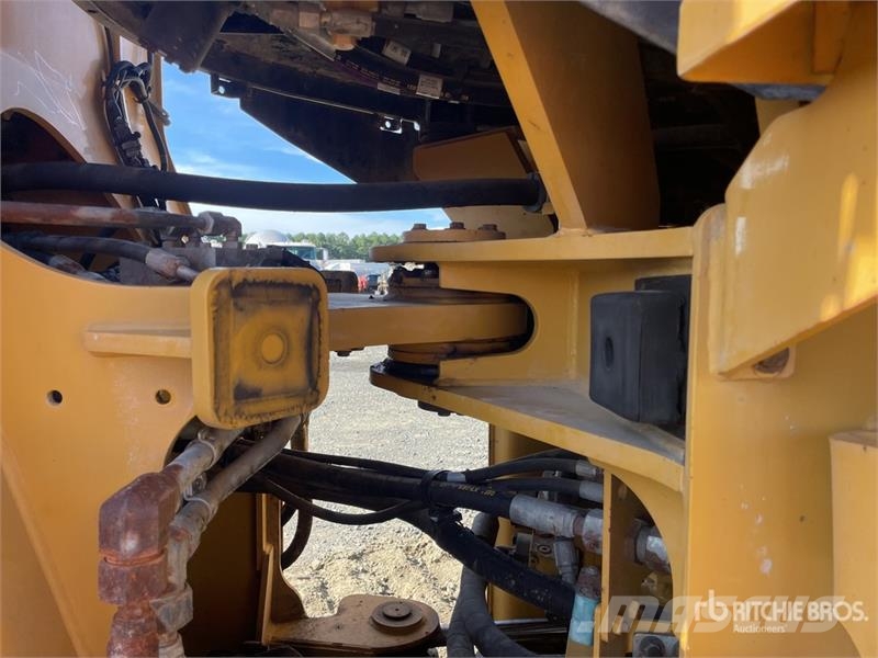 CAT 926M Wheel Loader Iekrāvēji uz riteņiem