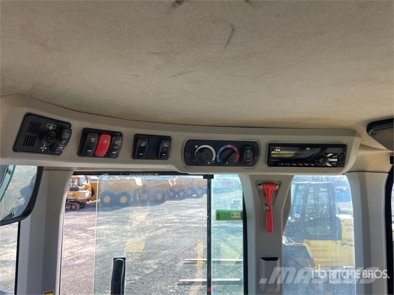 CAT 926M Wheel Loader Iekrāvēji uz riteņiem