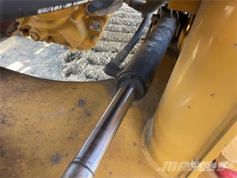 CAT 926M Wheel Loader Iekrāvēji uz riteņiem