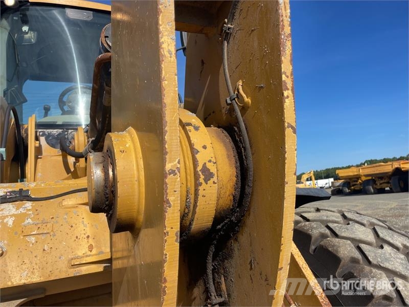CAT 926M Wheel Loader Iekrāvēji uz riteņiem