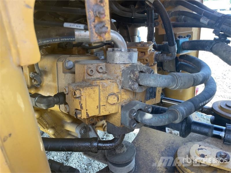 CAT 926M Wheel Loader Iekrāvēji uz riteņiem