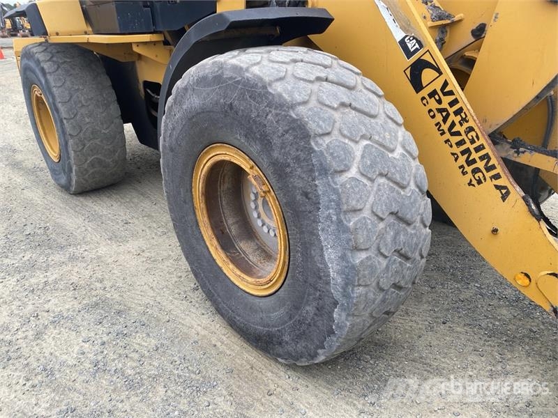 CAT 930K Kolesni nakladalci