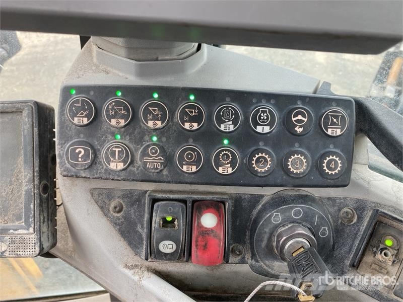 CAT 930K Kolesni nakladalci