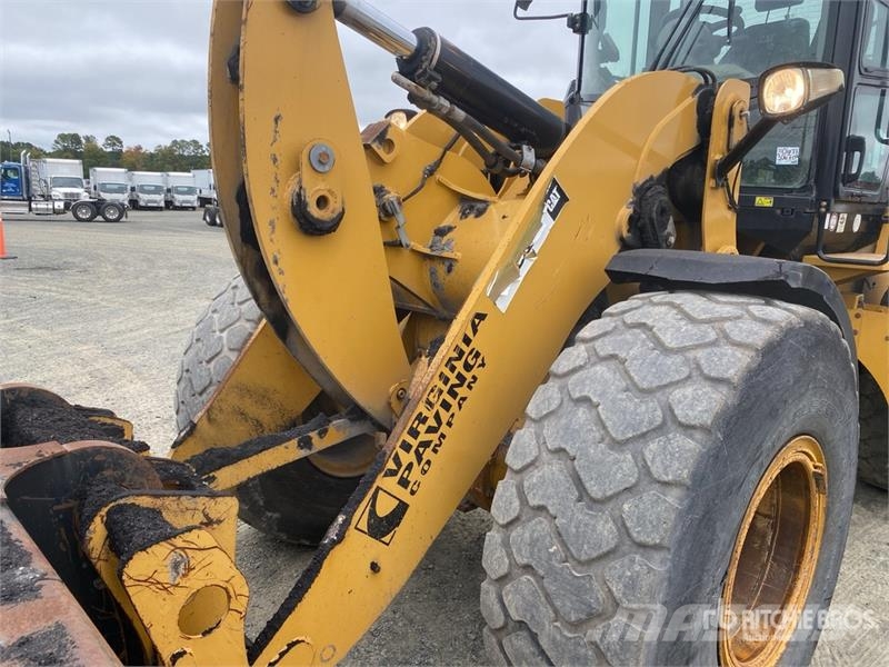 CAT 930K Kolesni nakladalci