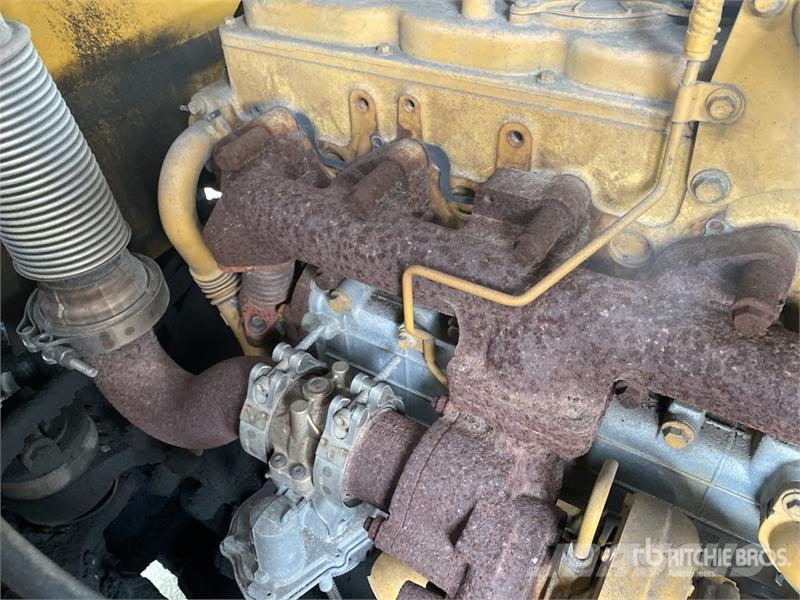 CAT 930K Kolesni nakladalci