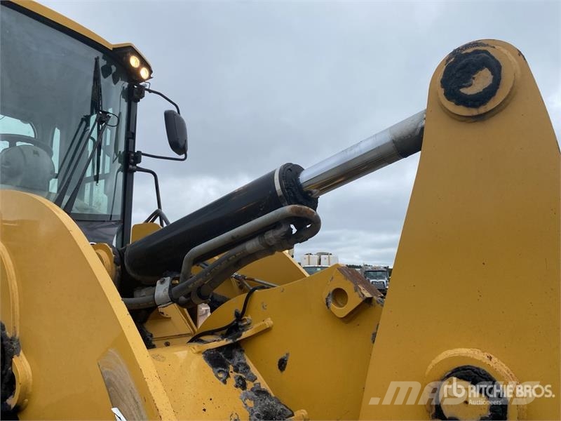CAT 930K Kolesni nakladalci