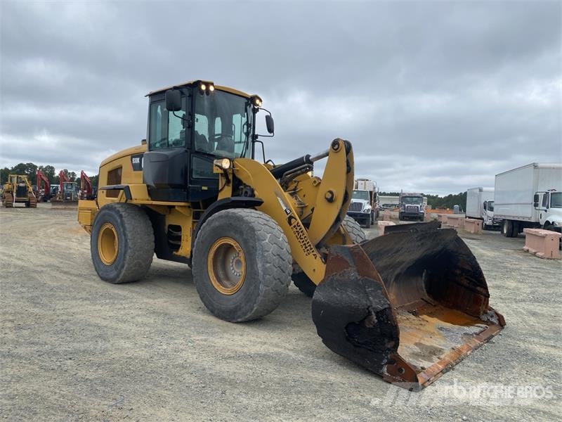 CAT 930K Kolesni nakladalci