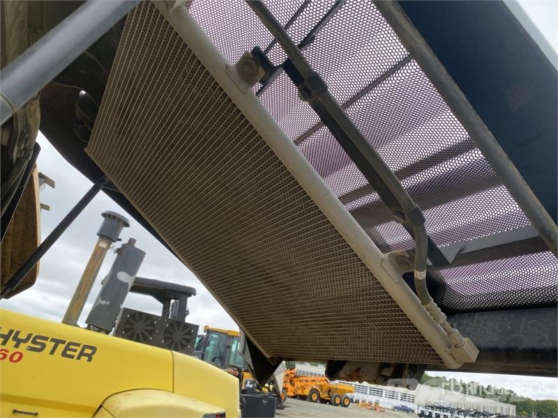 CAT 930K Kolesni nakladalci