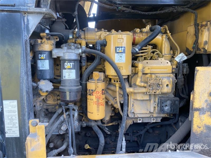 CAT 930K Kolesni nakladalci