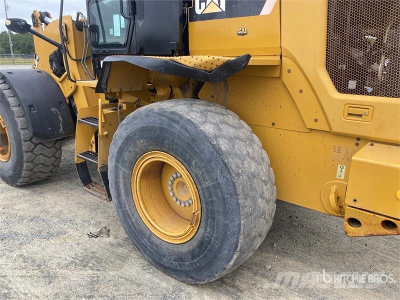 CAT 930K Kolesni nakladalci