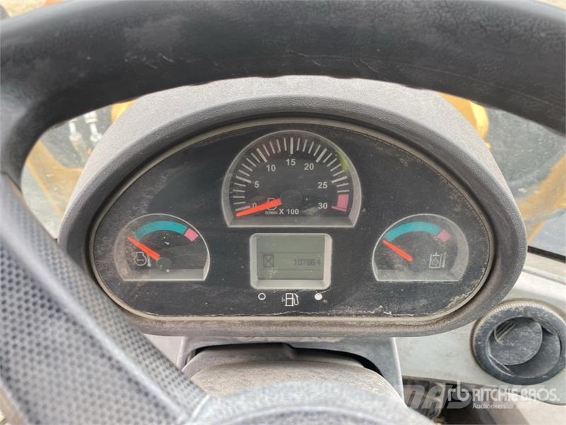 CAT 930K Kolesni nakladalci
