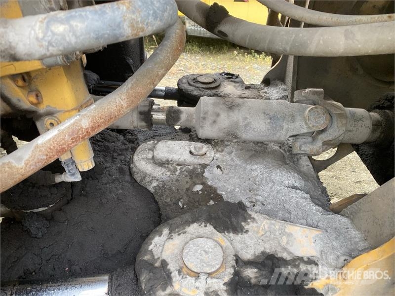 CAT 930K Kolesni nakladalci
