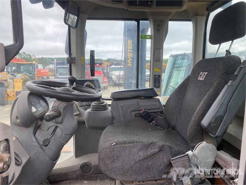 CAT 930K Kolesni nakladalci