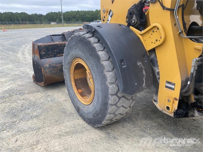 CAT 930K Kolesni nakladalci